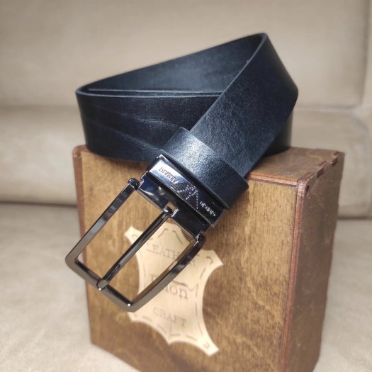 Шкіряний чоловічий ремінь чорного кольору