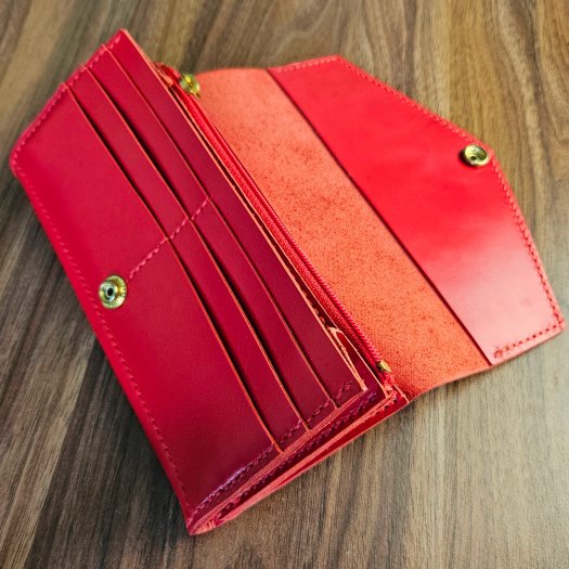 Гаманець жіночий червоного кольору