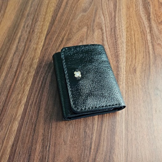 Гаманець жіночий шкіряний чорного кольору