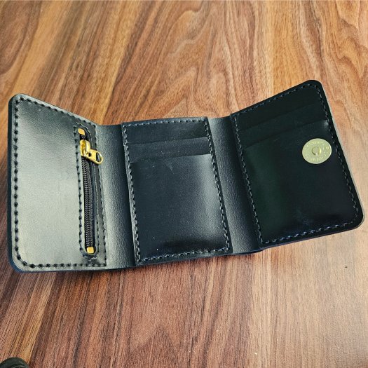 Гаманець жіночий шкіряний чорного кольору