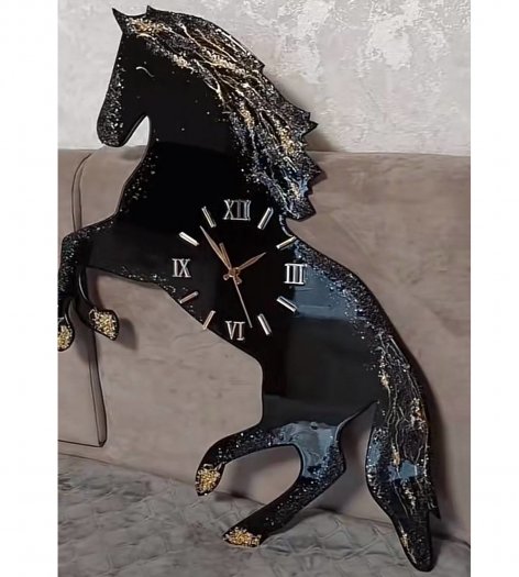 Великий годинник на стіну з епоксидної смоли чорного кольору